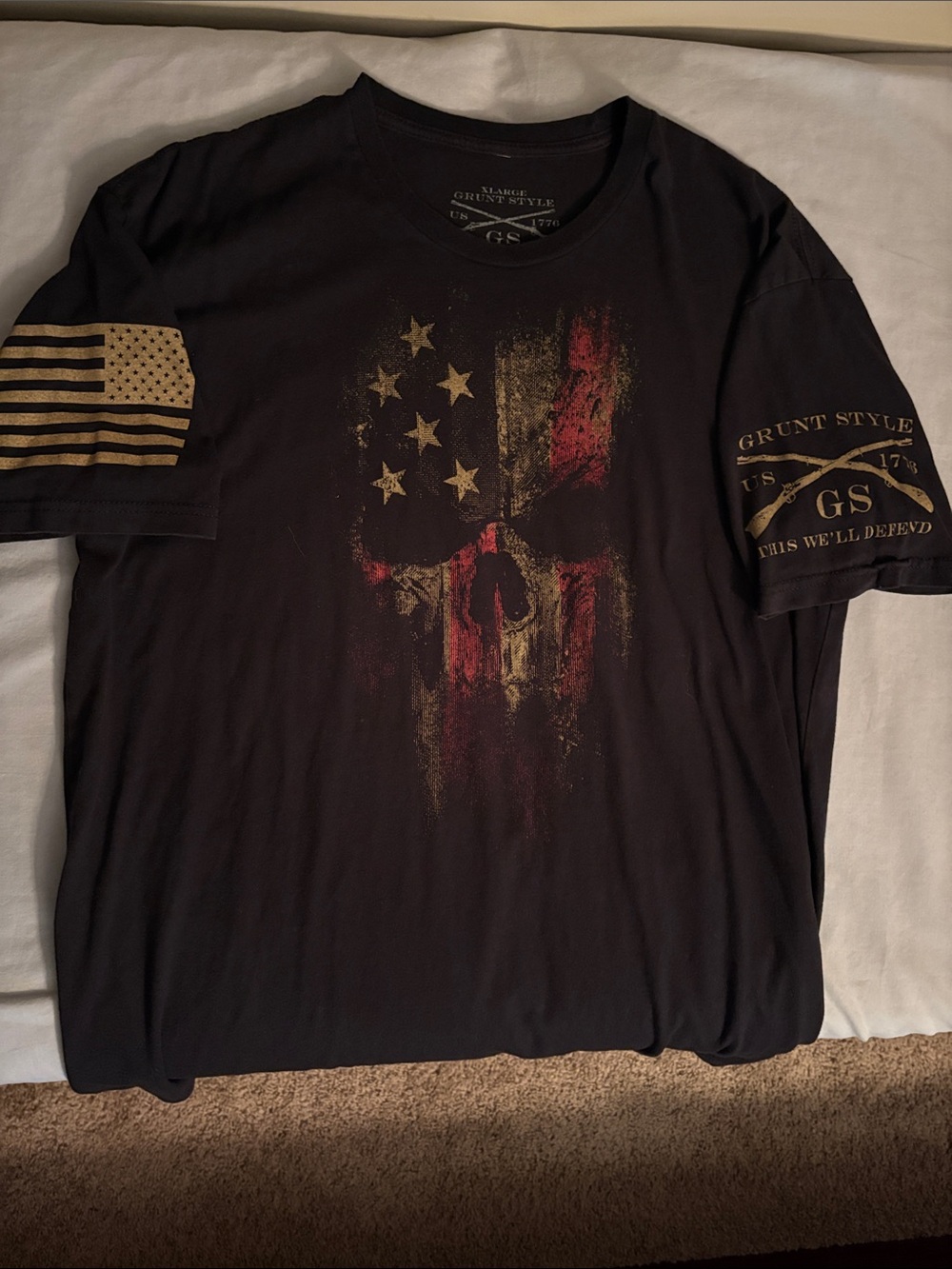 Grunt Style Black Short-Sleeve Tee with Distressed American Skull Graphic